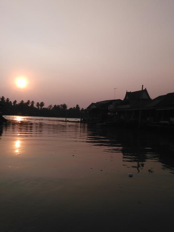 Patchaya Guesthouse Amphawa Exterior photo